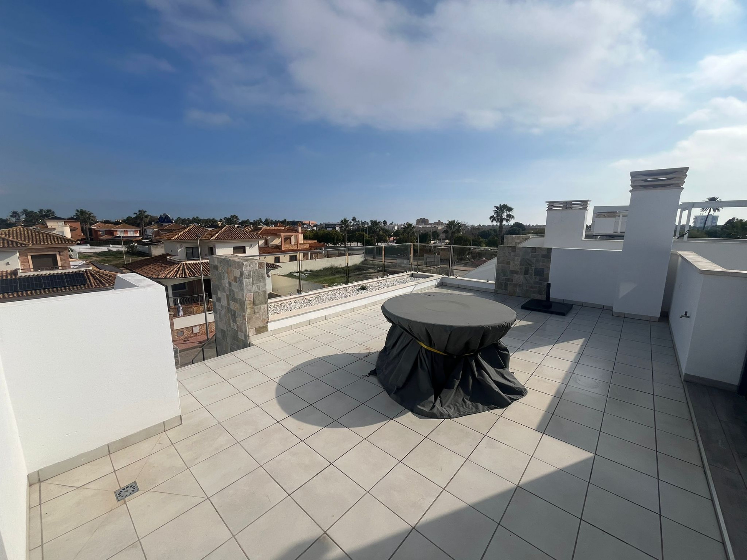 Terrace in villa for sale in Los Alcazares