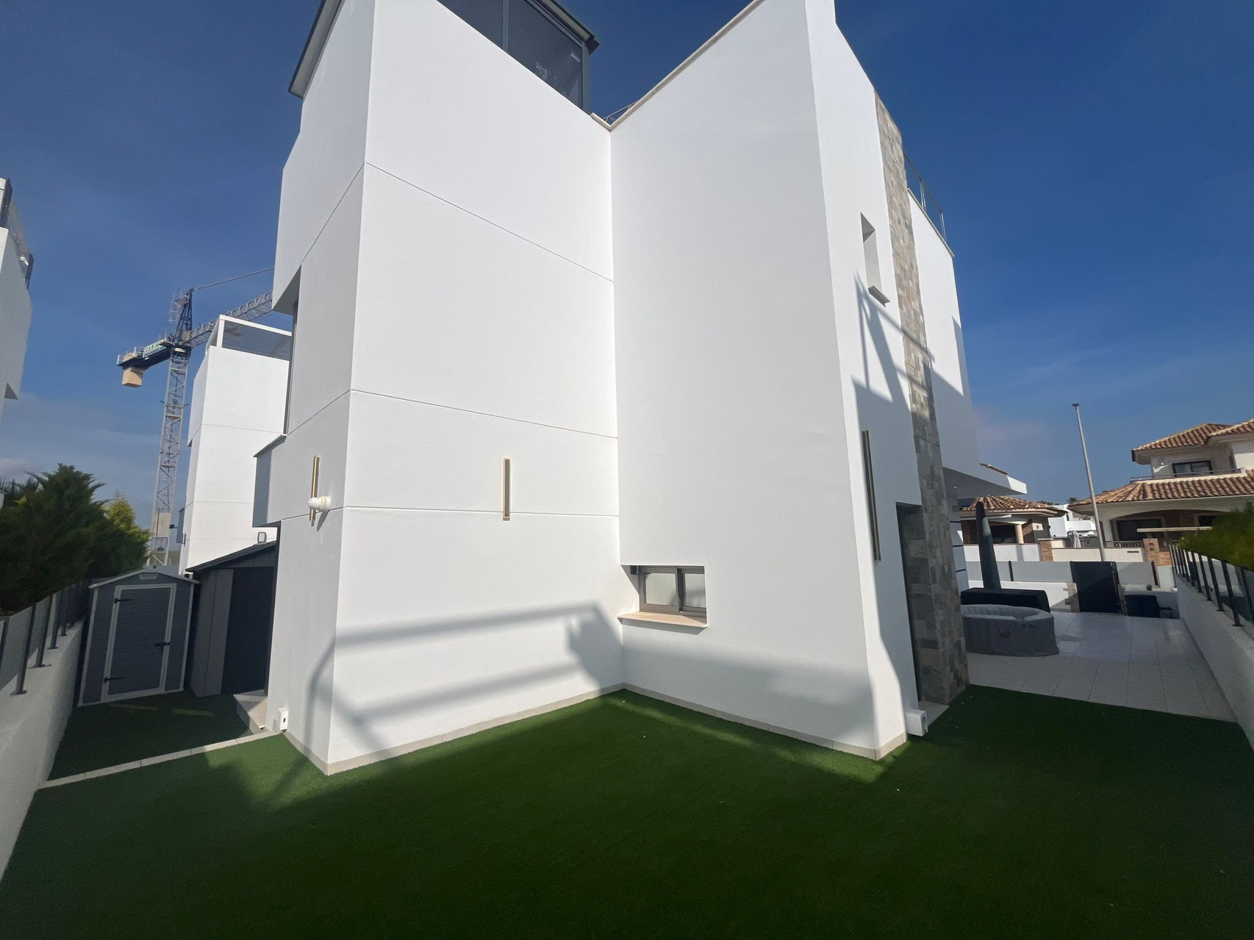 Bedroom in villa for sale in Los Alcazares