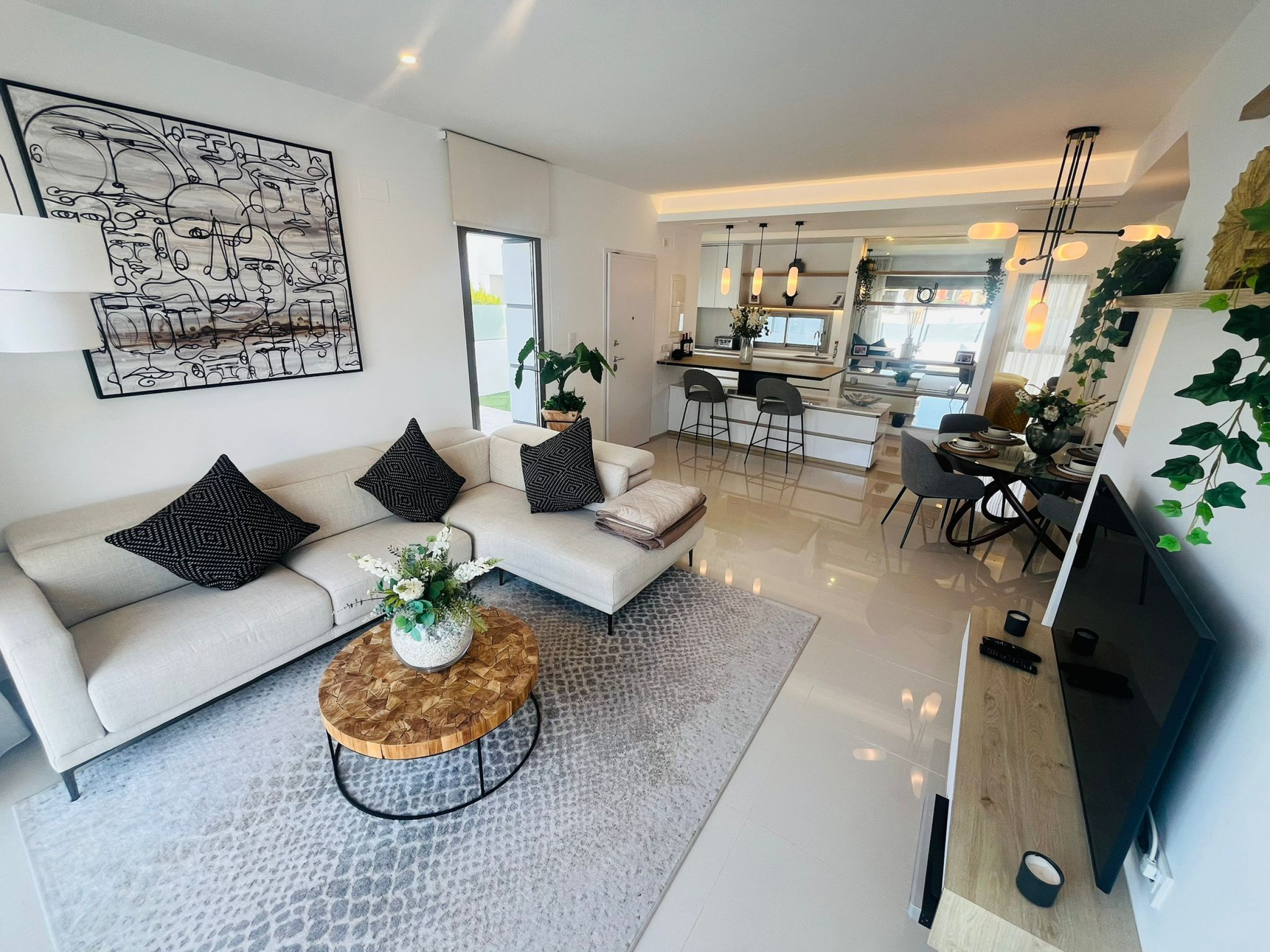 Terrace in villa for sale in Los Alcazares
