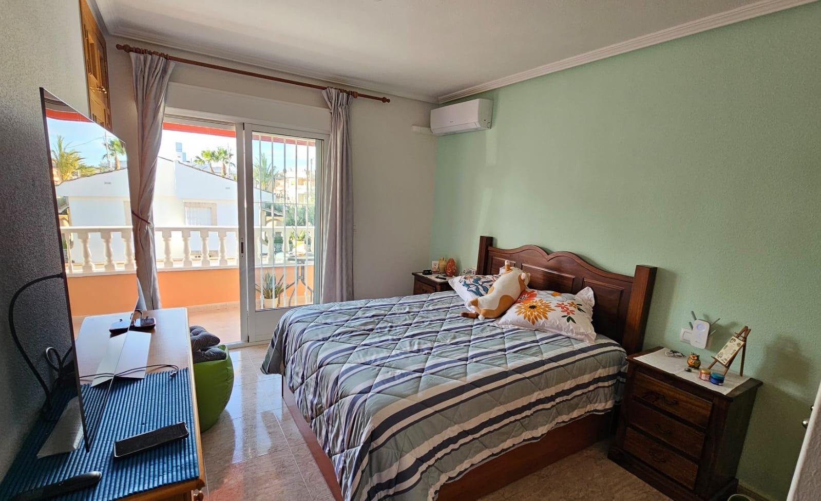 Master bedroom in duplex for sale in Santiago de la Ribera