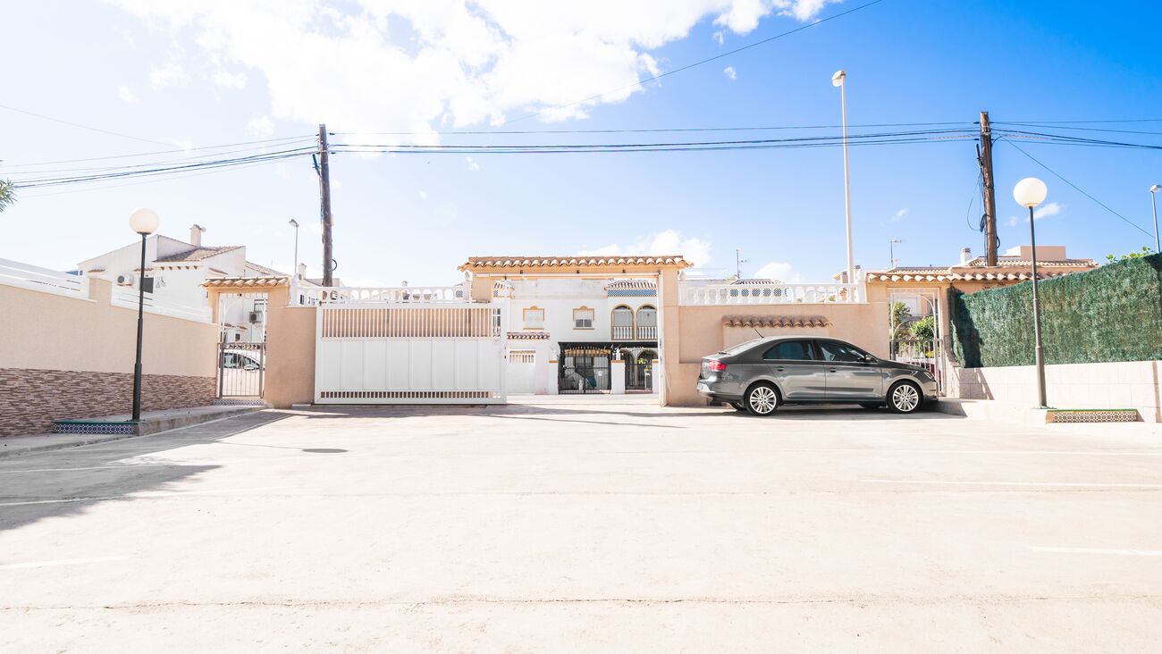 Master bedroom in duplex for sale in Torrevieja