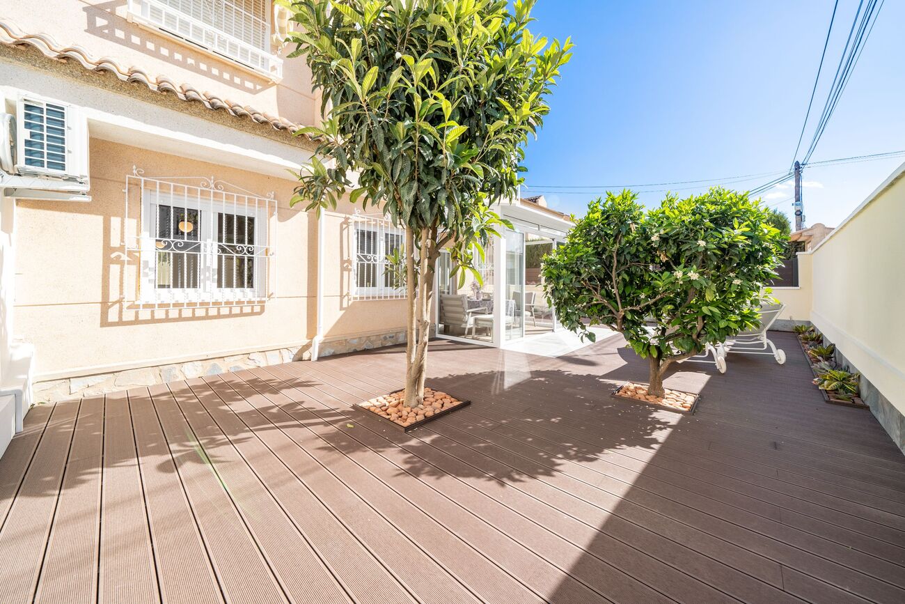 Terrace in duplex for sale in Torrevieja