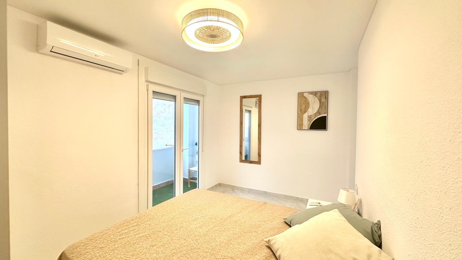 Master bedroom in apartment for sale in Torrevieja