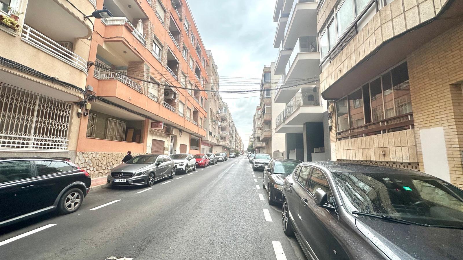 Bright renovated flat just 300 metres from the beach Located just 300 metres from the beach, this ma