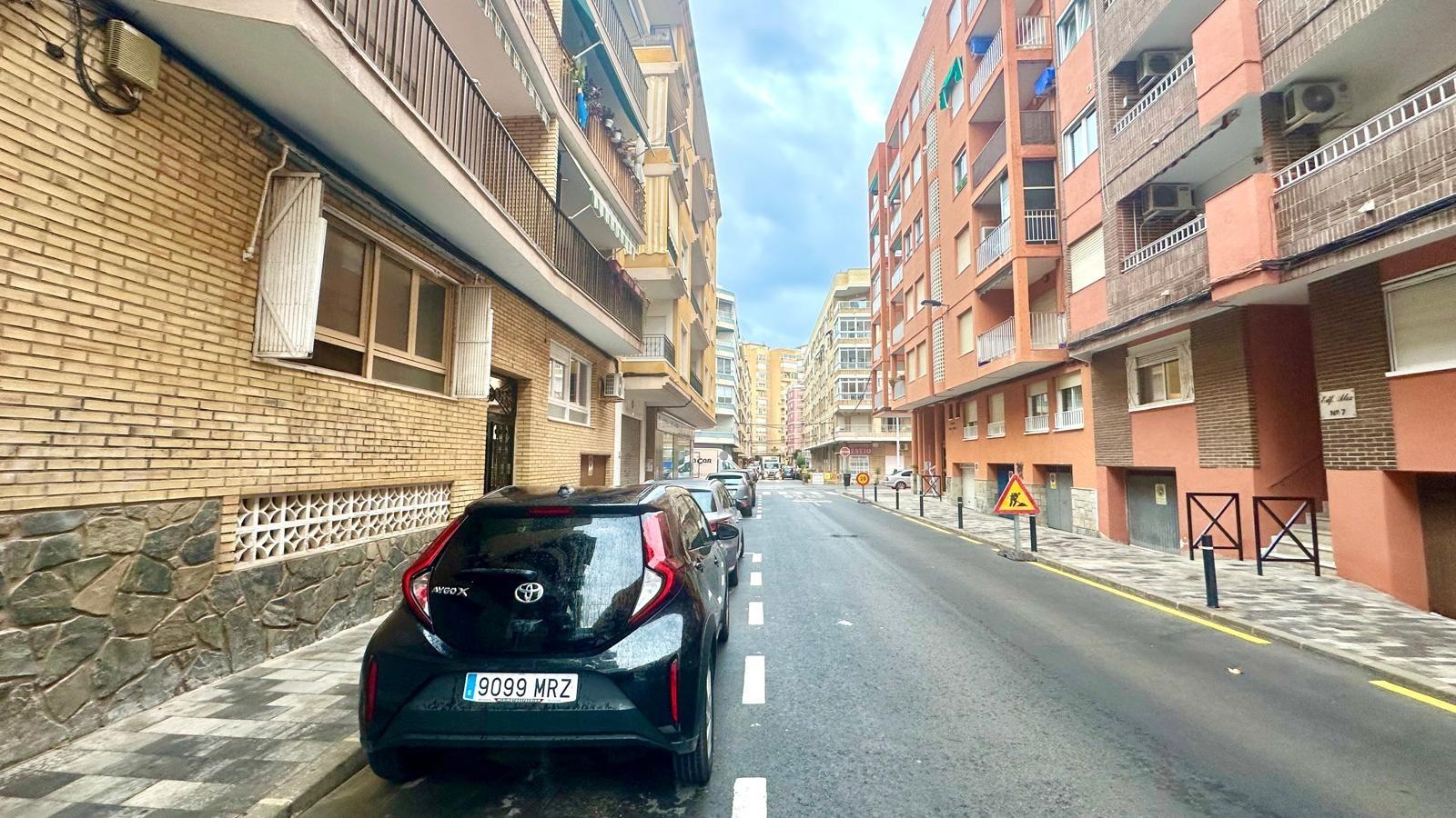 Bright renovated flat just 300 metres from the beach Located just 300 metres from the beach, this ma