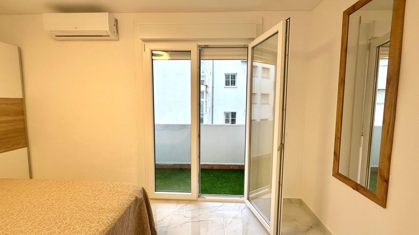 Bedroom in apartment for sale in Torrevieja