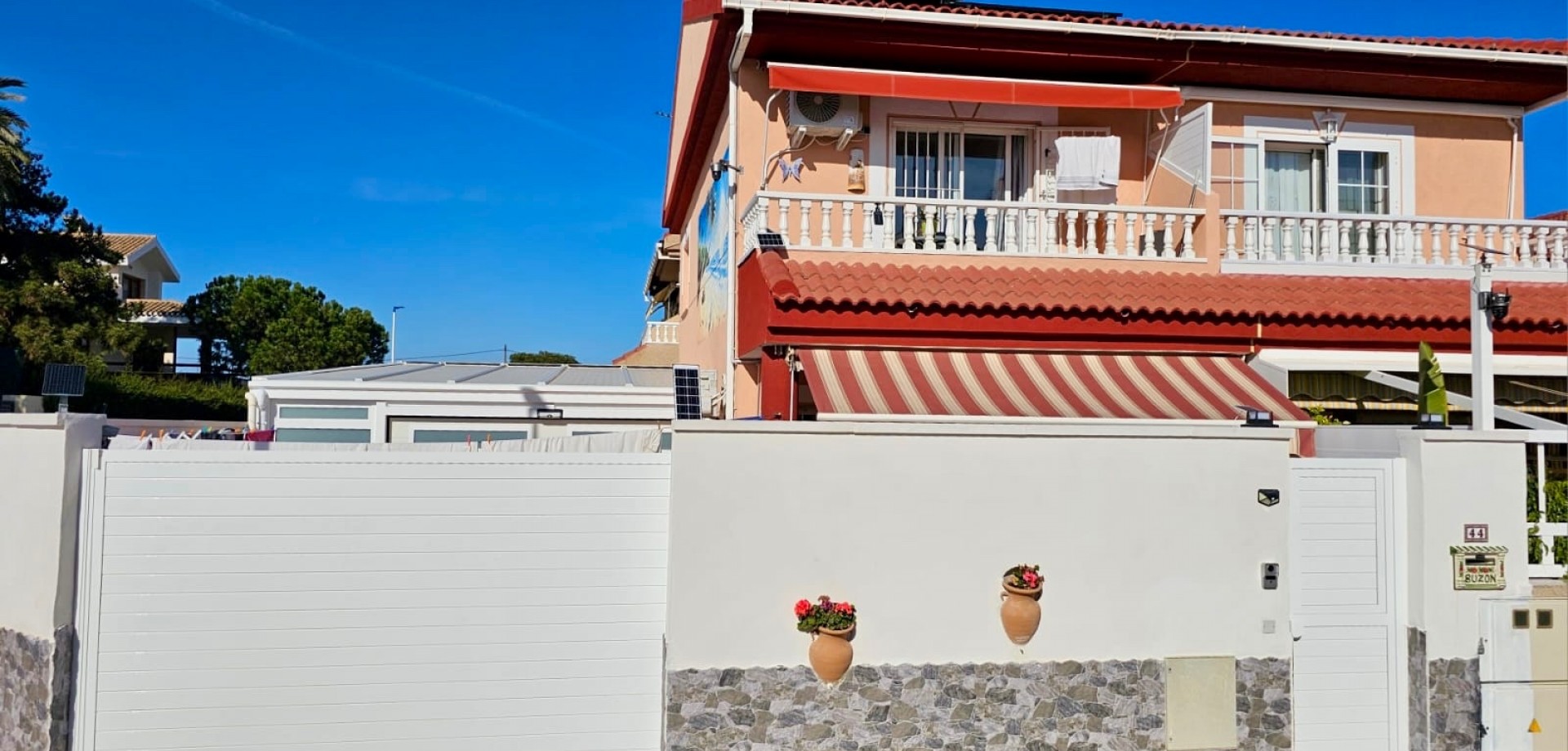 Master bedroom in terraced for sale in San Javier