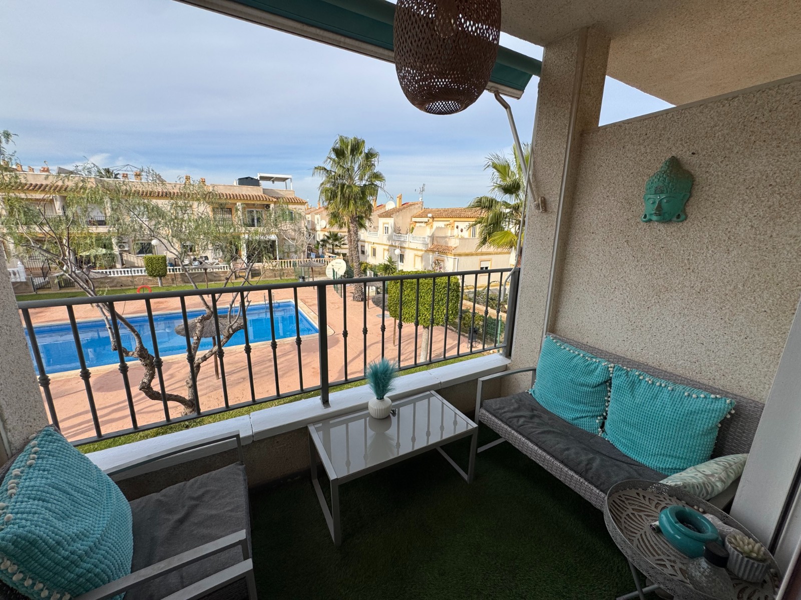 Do not miss this opportunity to acquire a wonderful first-floor apartment in the highly sought-after