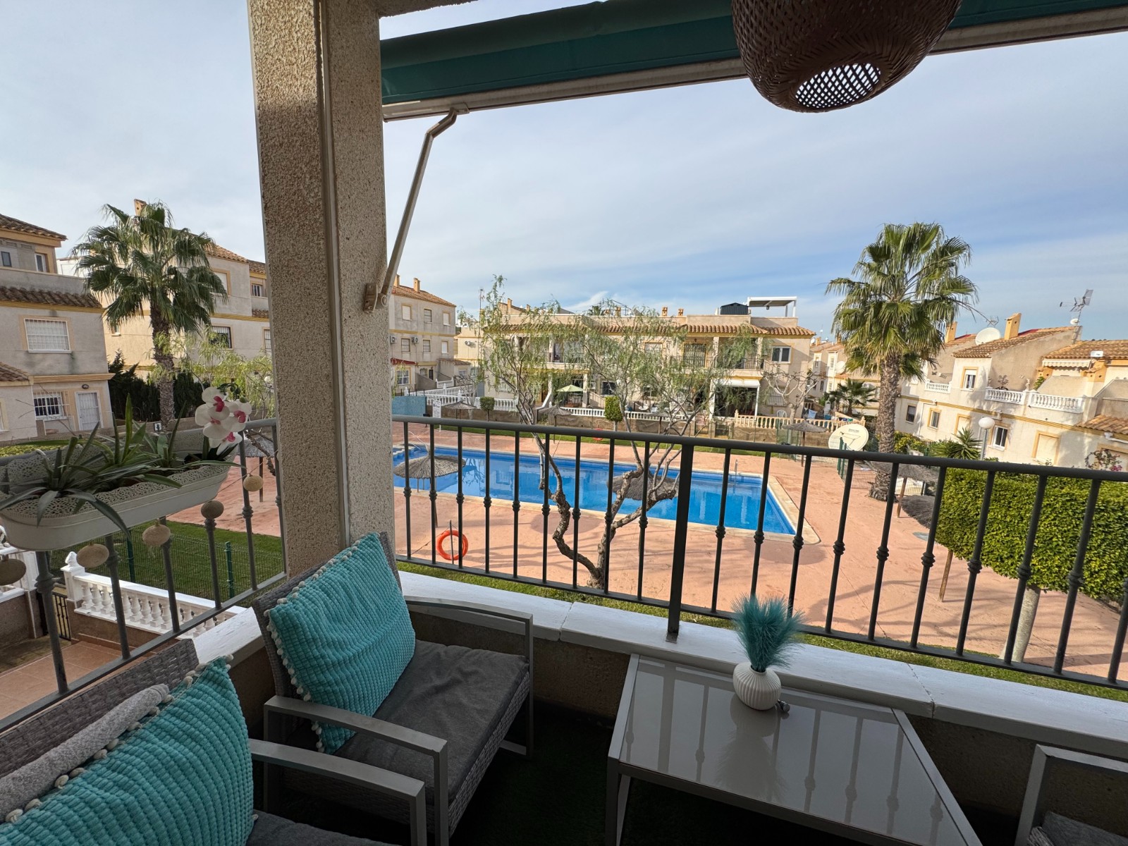 Do not miss this opportunity to acquire a wonderful first-floor apartment in the highly sought-after