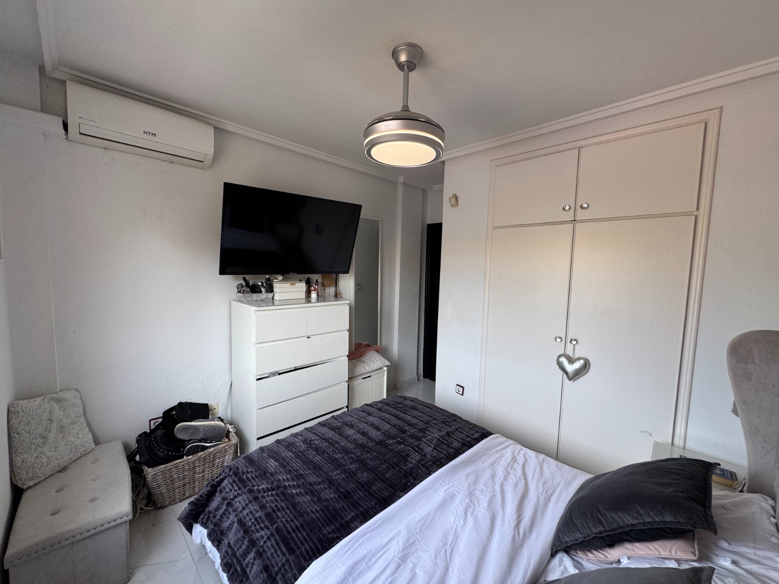 Bedroom in apartment for sale in Orihuela Costa