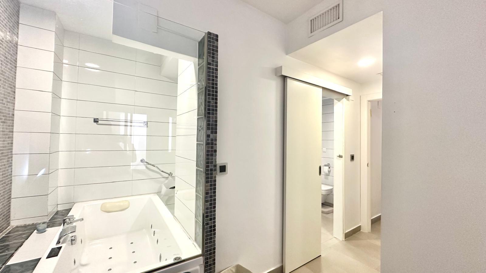 Master bedroom in apartment for sale in Torrevieja