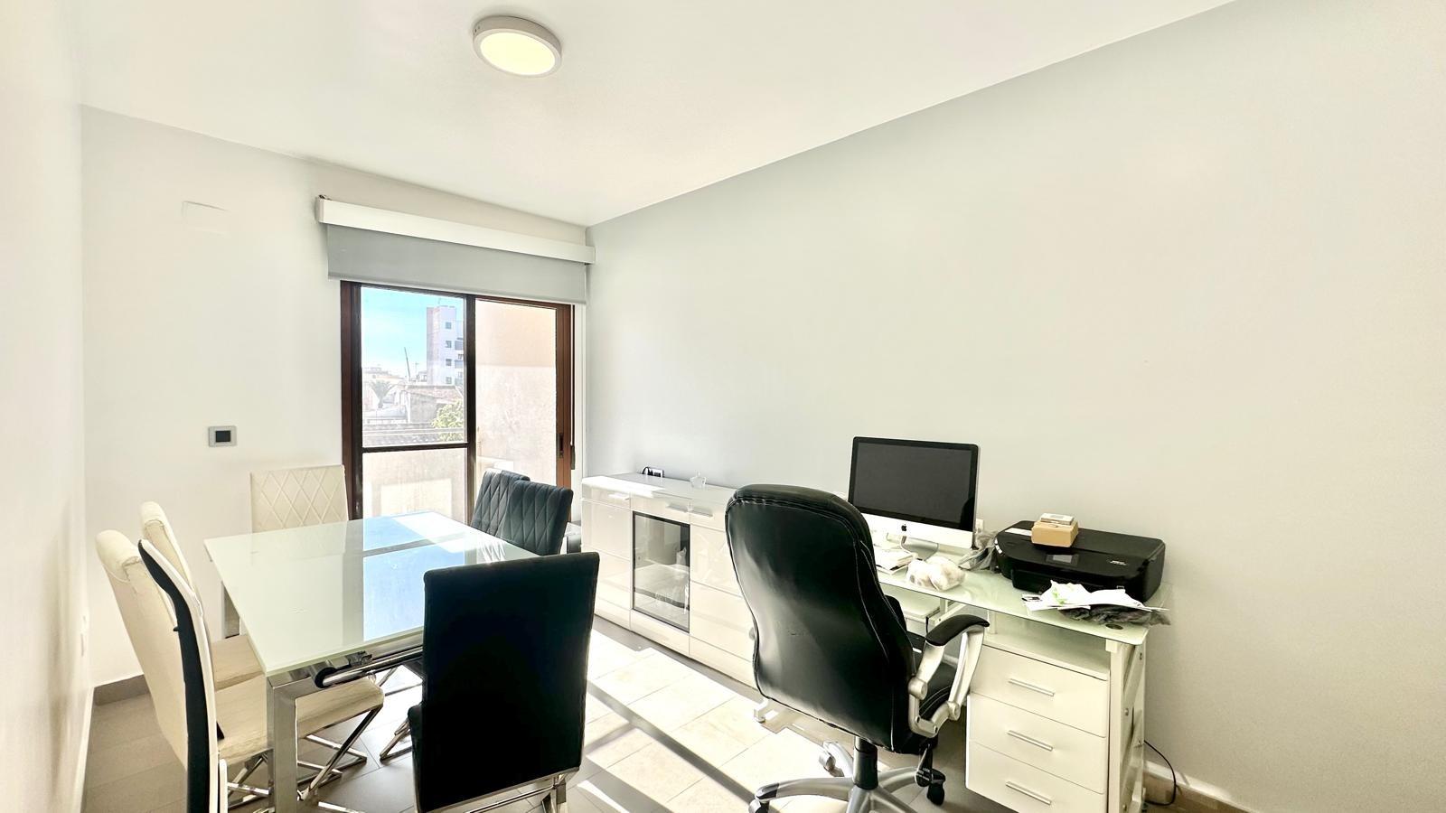 Terrace in apartment for sale in Torrevieja