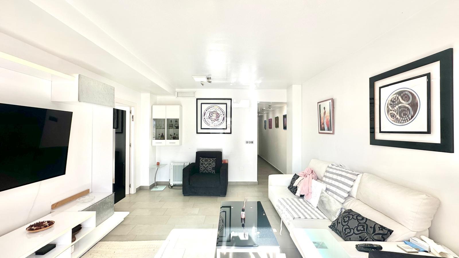 Bedroom in apartment for sale in Torrevieja