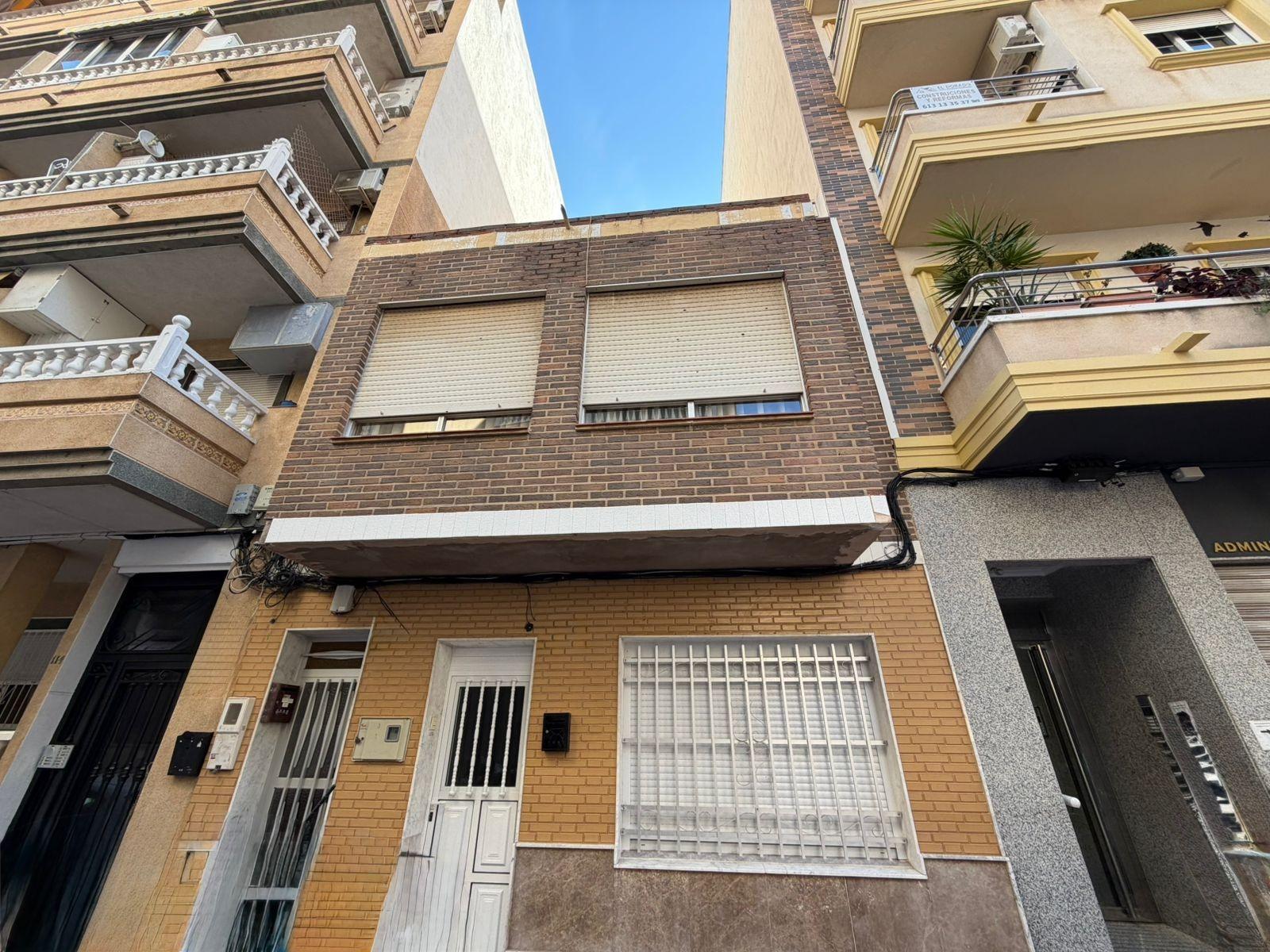 Terrace in apartment for sale in Torrevieja