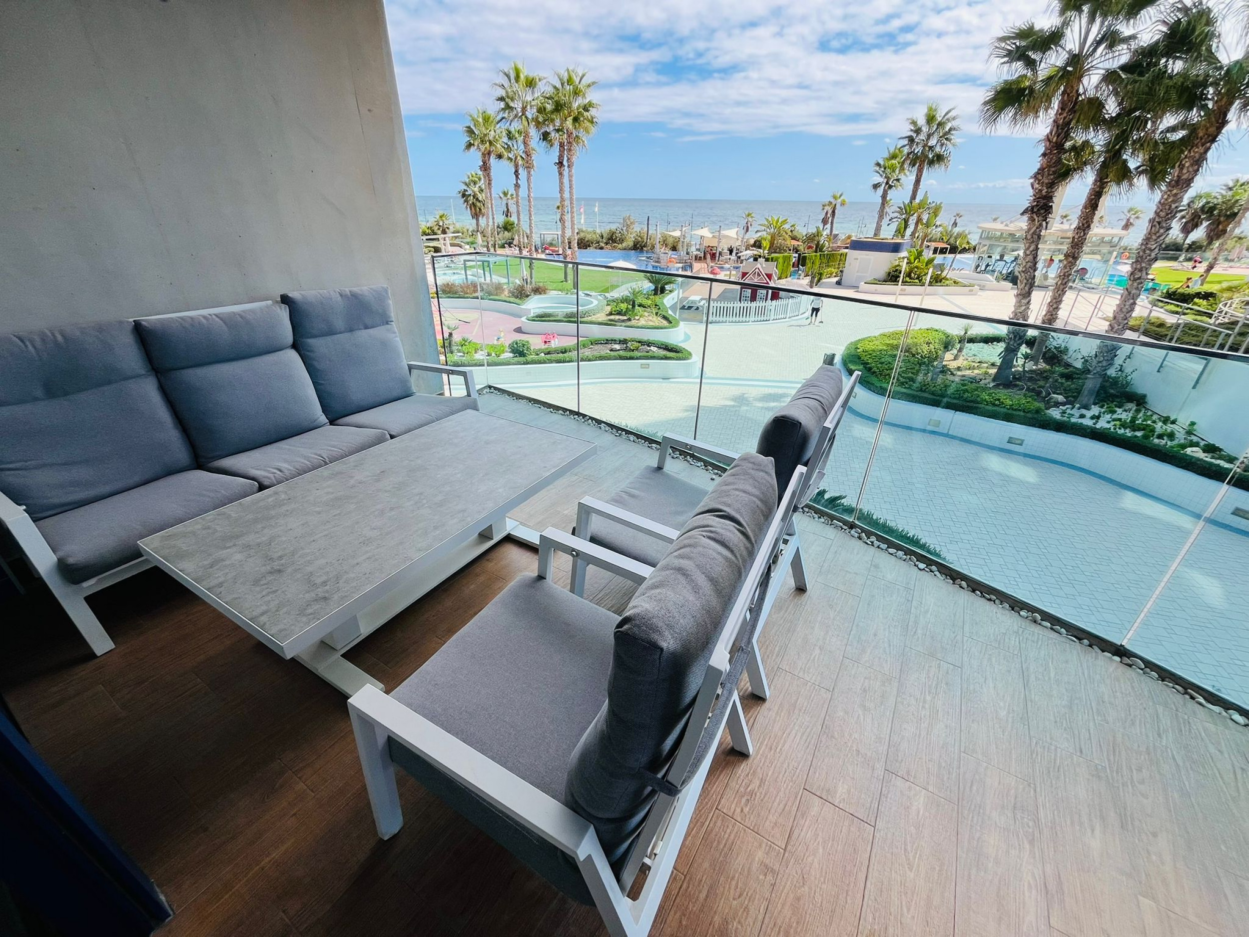 Garden in apartment for sale in Punta Prima