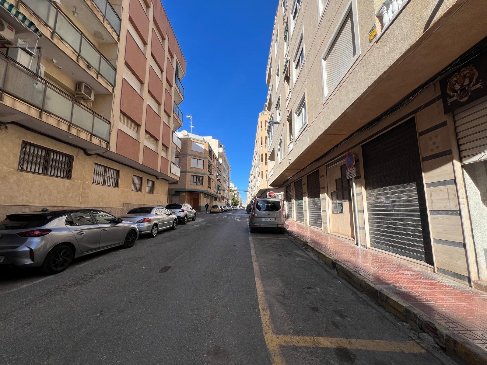 Garden in commercial for sale in Torrevieja