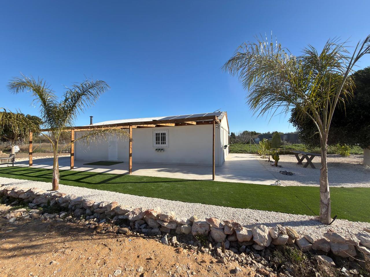 Dining area in land for sale in Algorfa