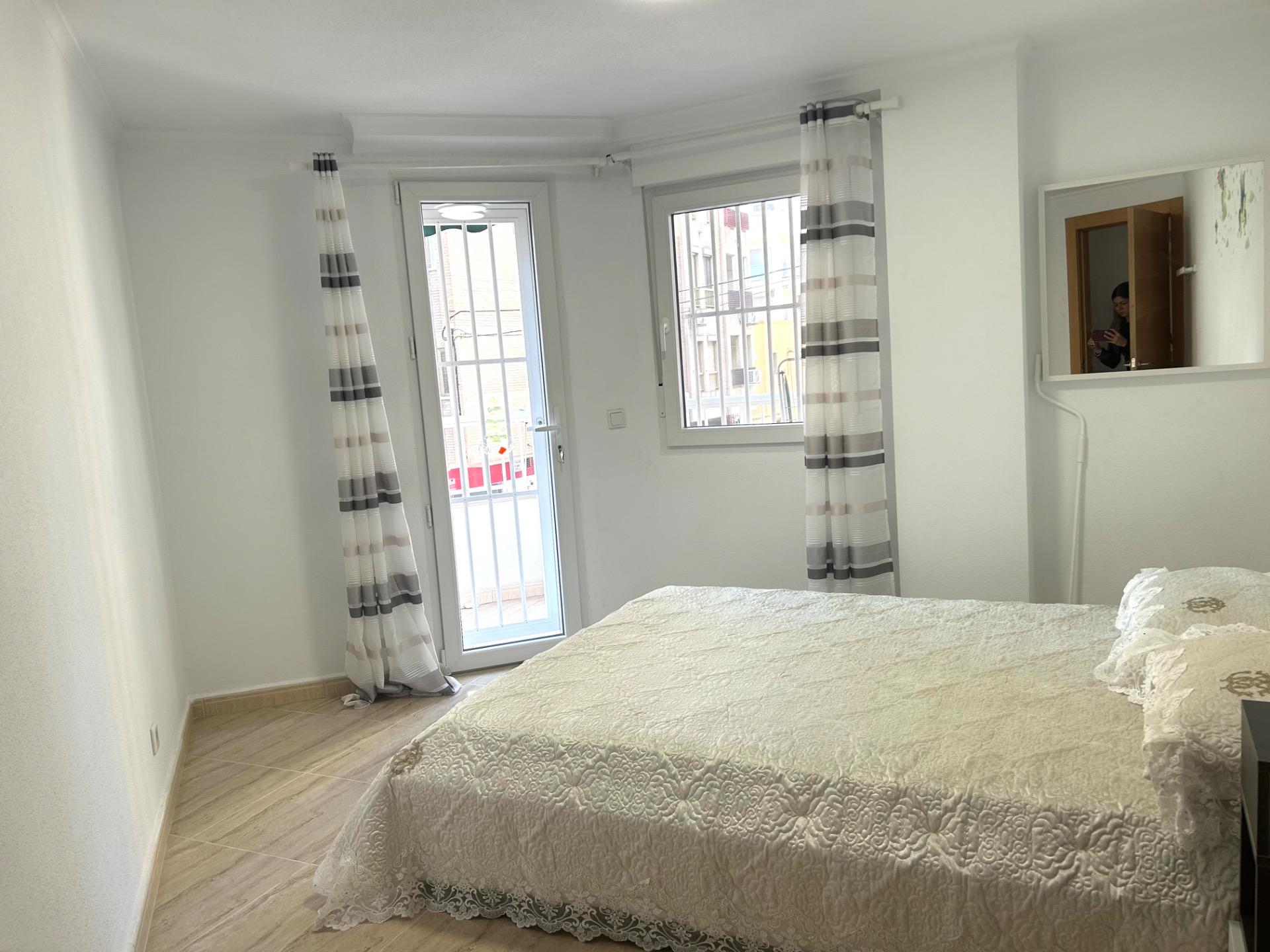 Master bedroom in apartment for sale in Torrevieja