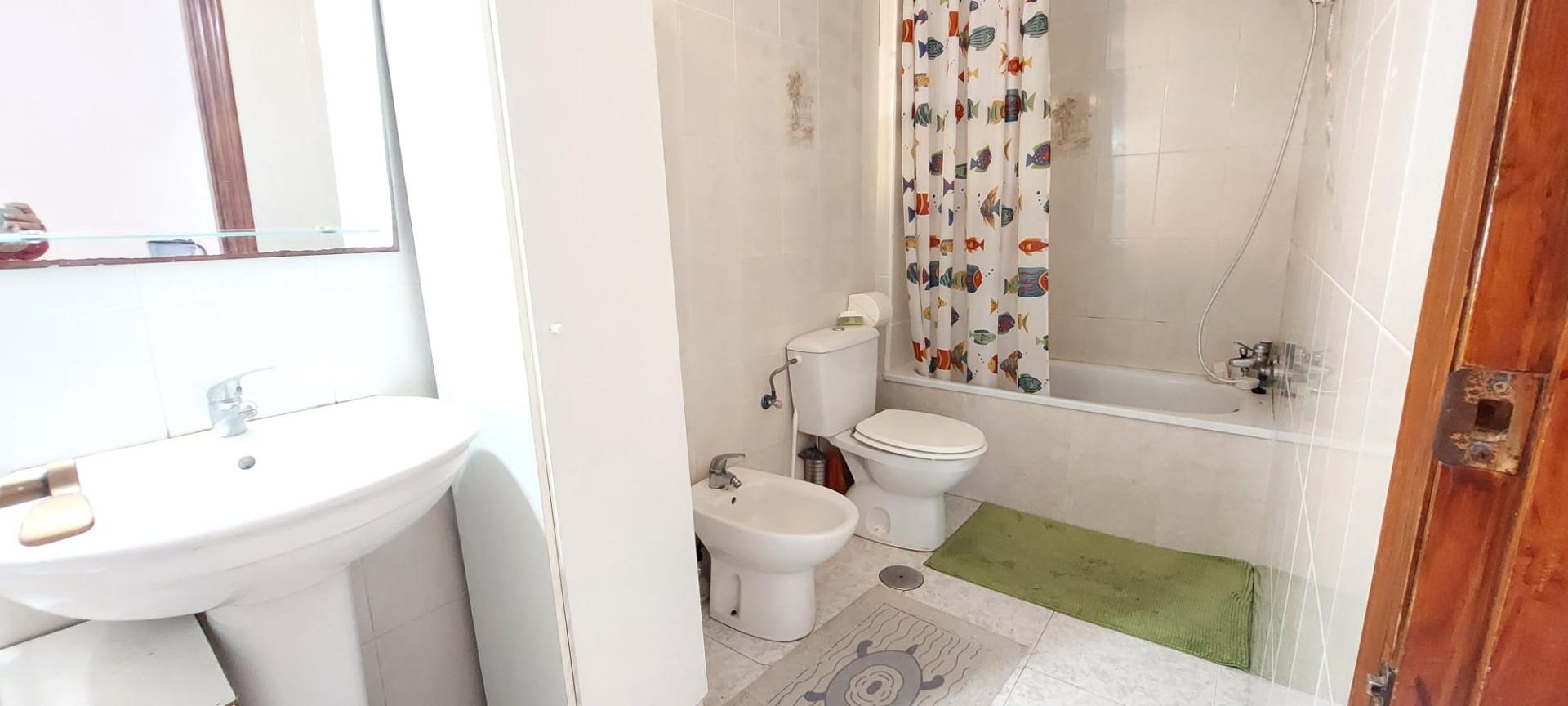 Bedroom in apartment for sale in Torrevieja