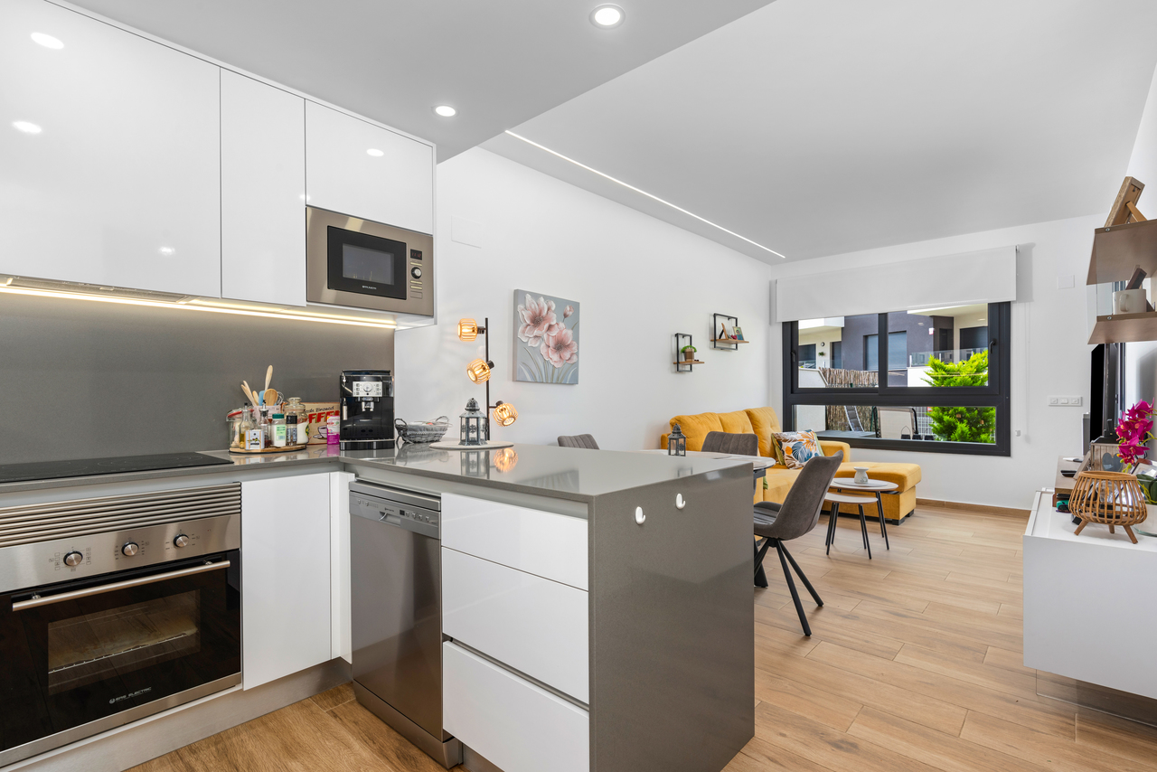 Master bedroom in apartment for sale in Villamartin