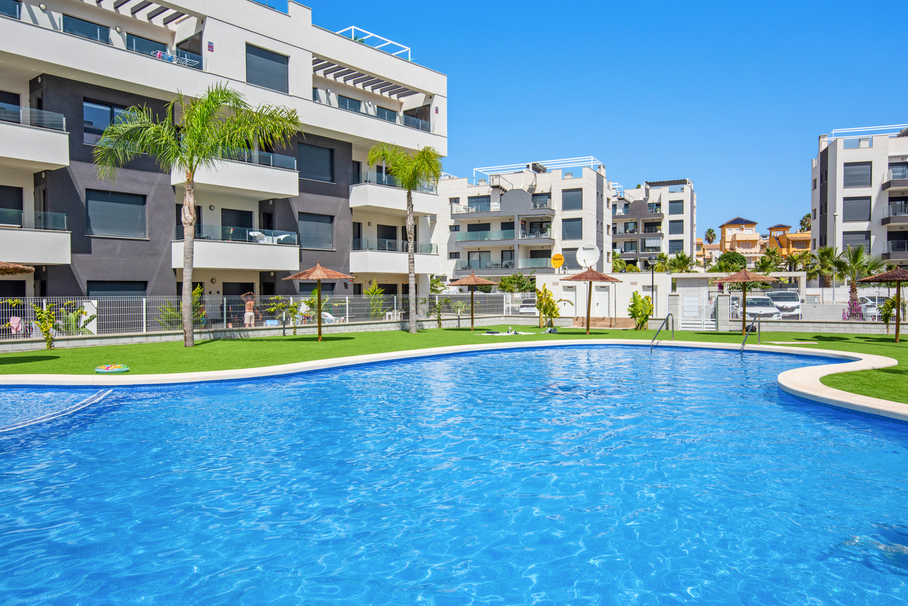 Terrace in apartment for sale in Villamartin