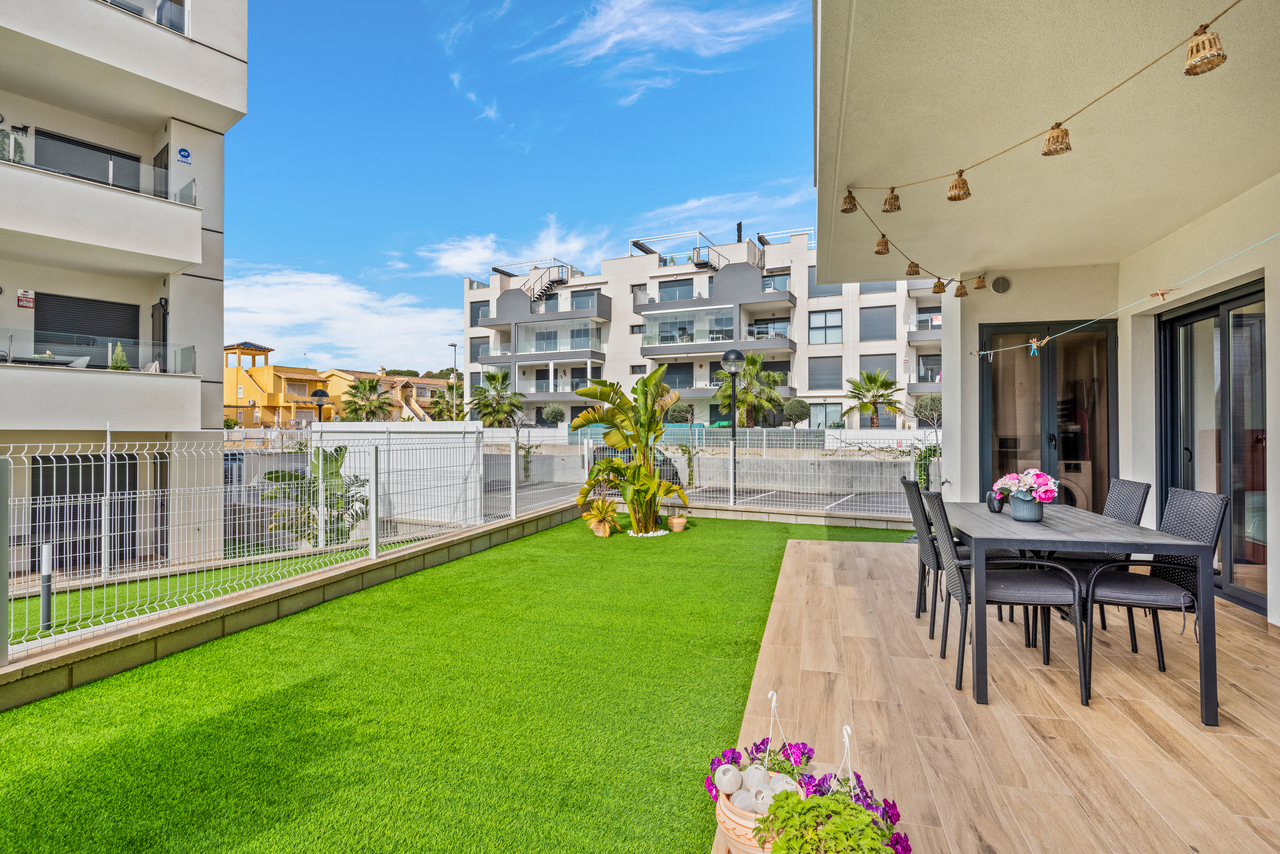 Terrace in apartment for sale in Villamartin