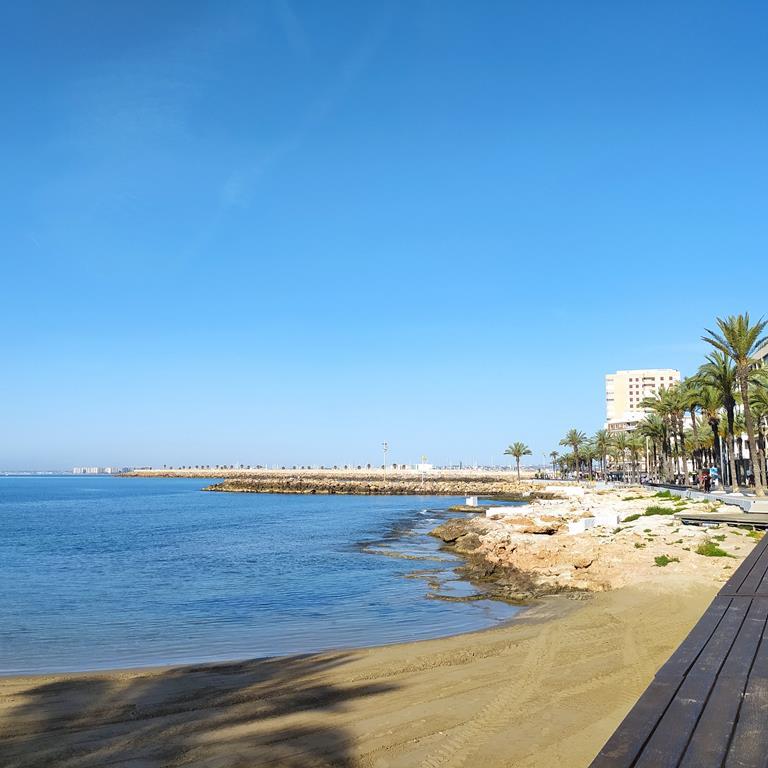 Master bedroom in apartment for sale in Torrevieja
