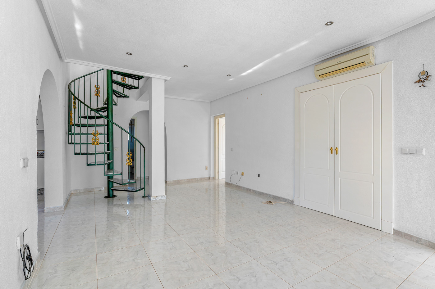 Terrace in villa for sale in Ciudad Quesada