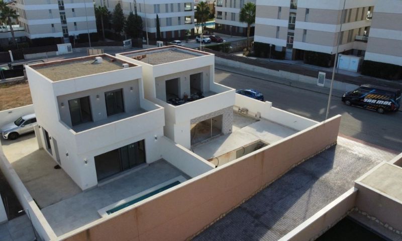 Bedroom in villa for sale in Orihuela Costa