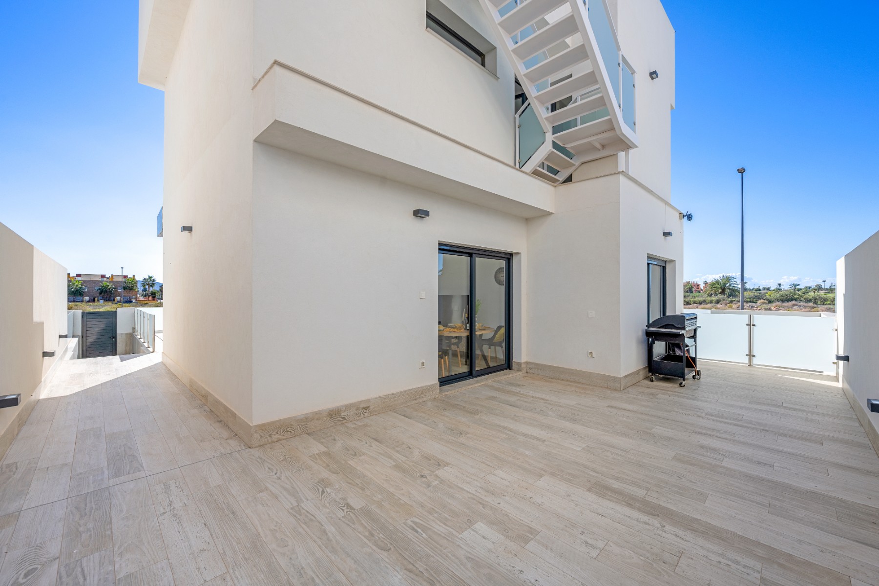 Bedroom in villa for sale in Los Alcazares