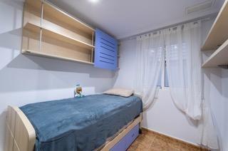 Bedroom in apartment for sale in Torrevieja