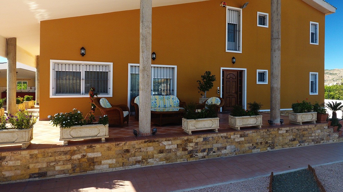 Living room in villa for sale in Orihuela