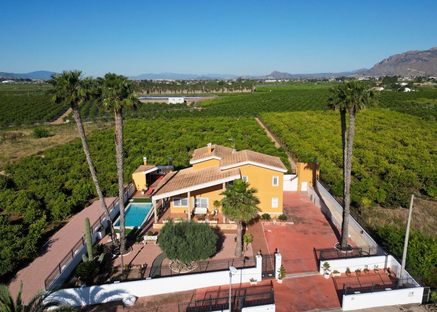 Master bedroom in villa for sale in Orihuela