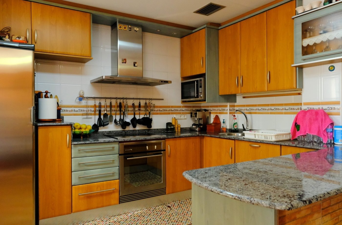Pool area in villa for sale in Orihuela