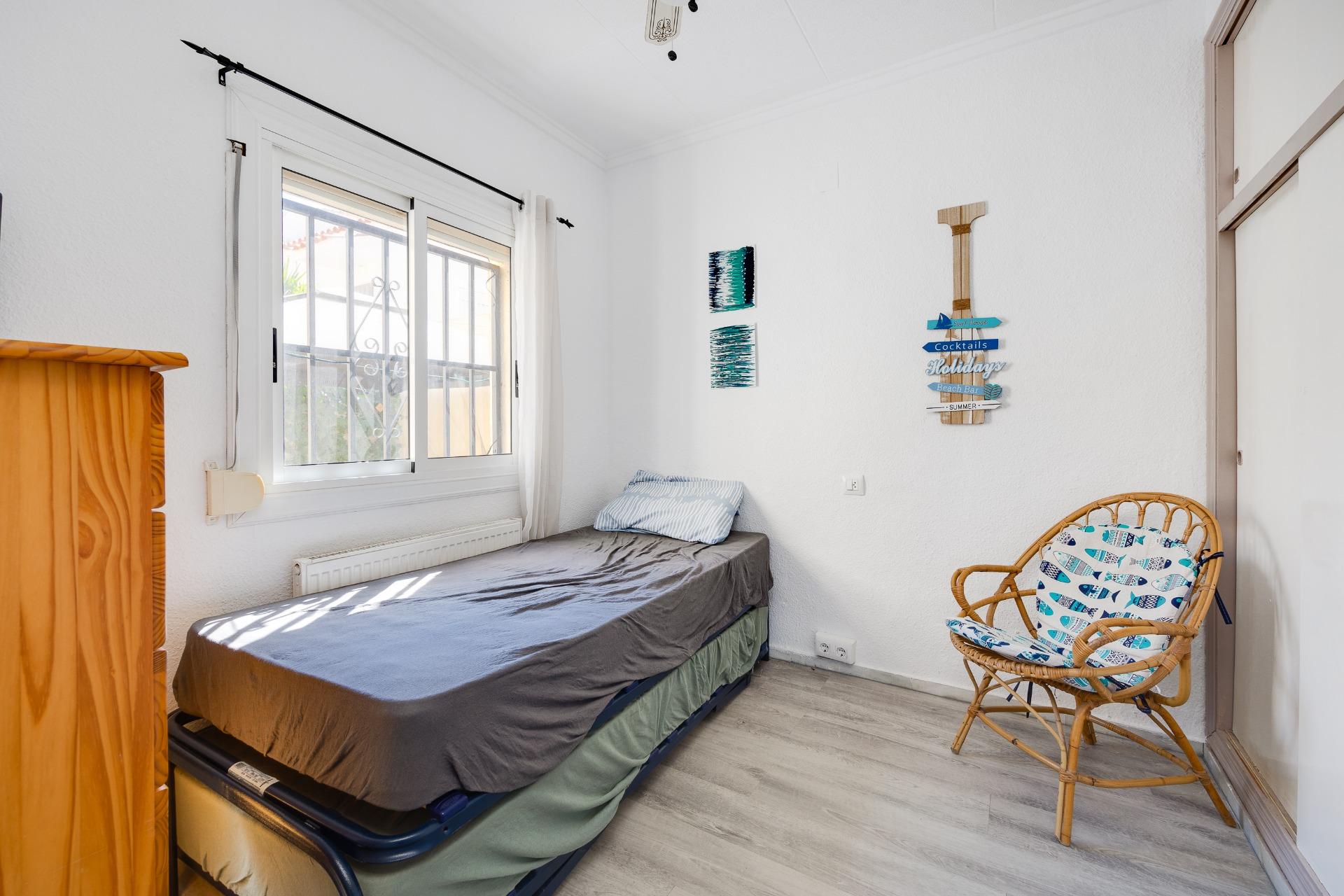Terrace in villa for sale in San Fulgencio