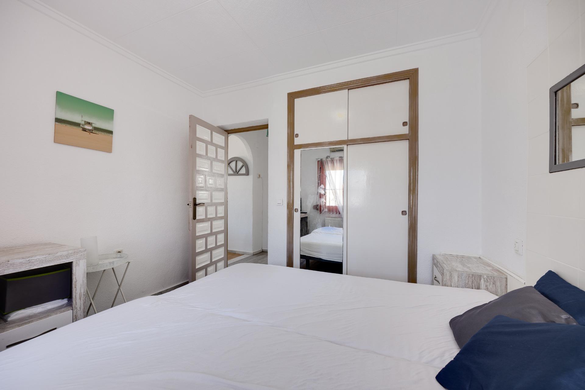 Bedroom in villa for sale in San Fulgencio