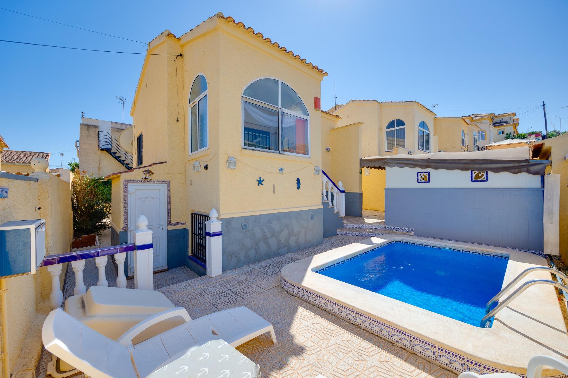 Bathroom in villa for sale in San Fulgencio