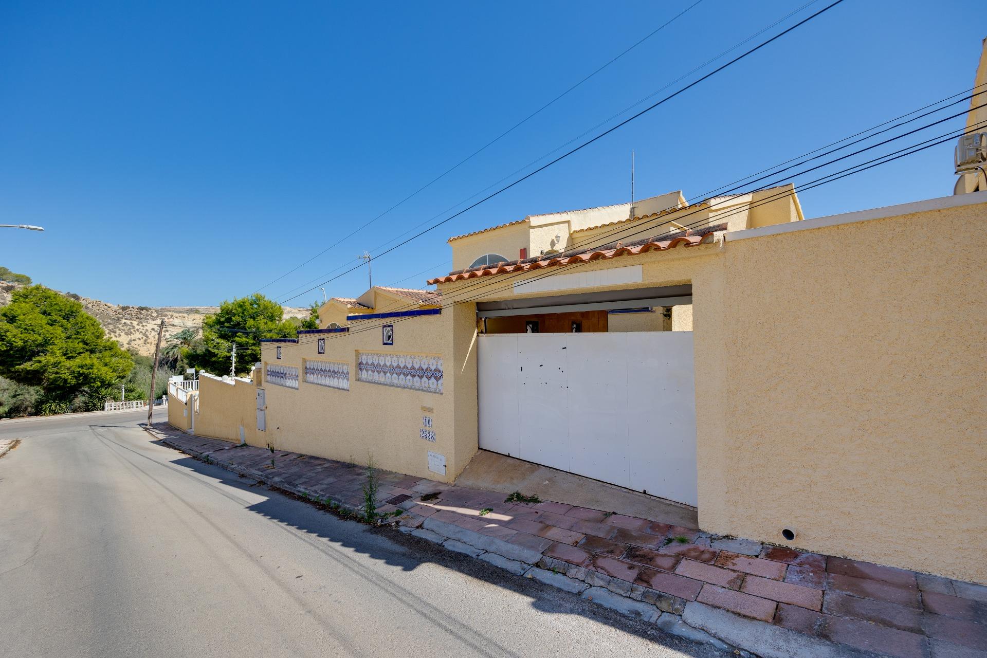 Pool area in villa for sale in San Fulgencio