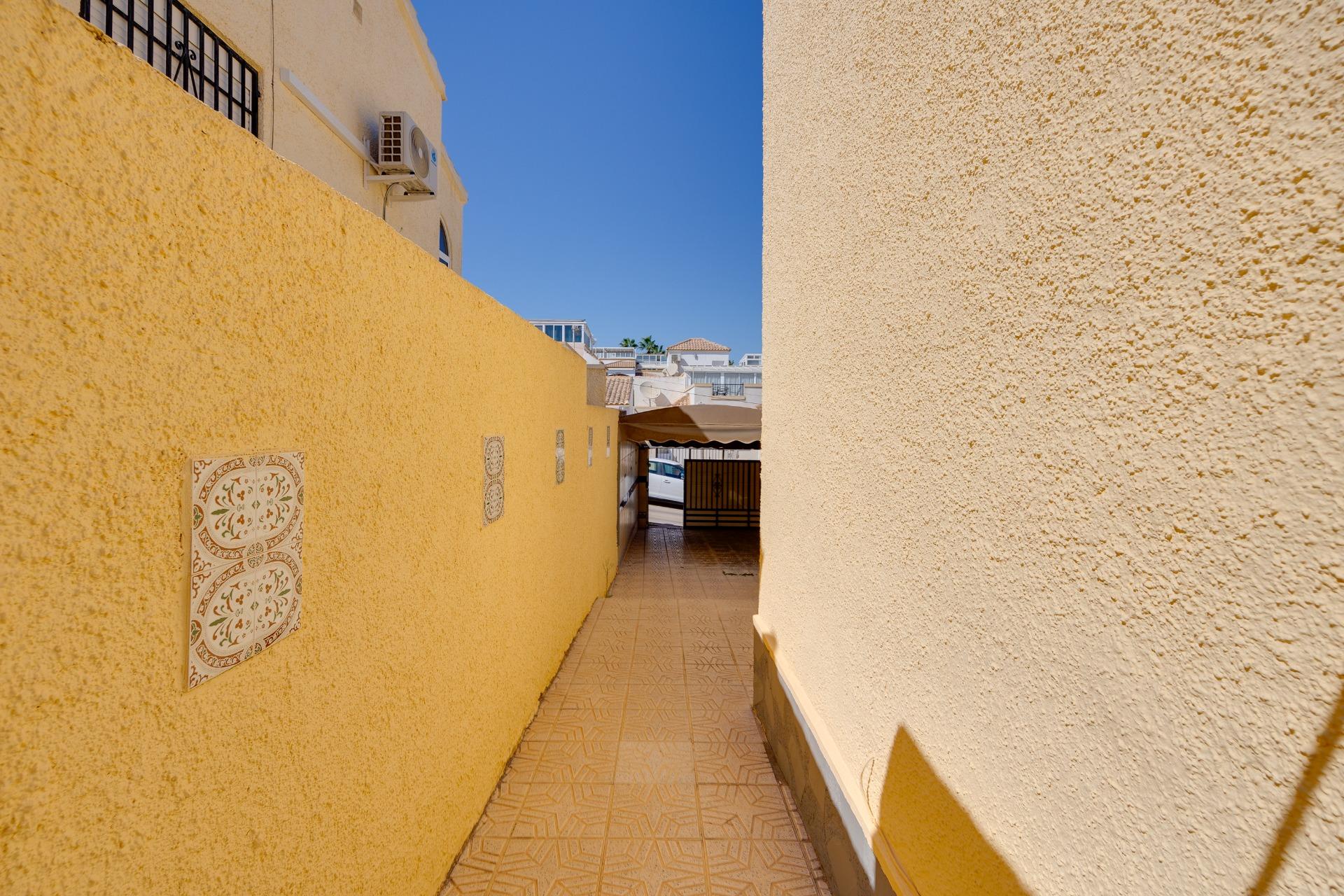 Dining area in villa for sale in San Fulgencio