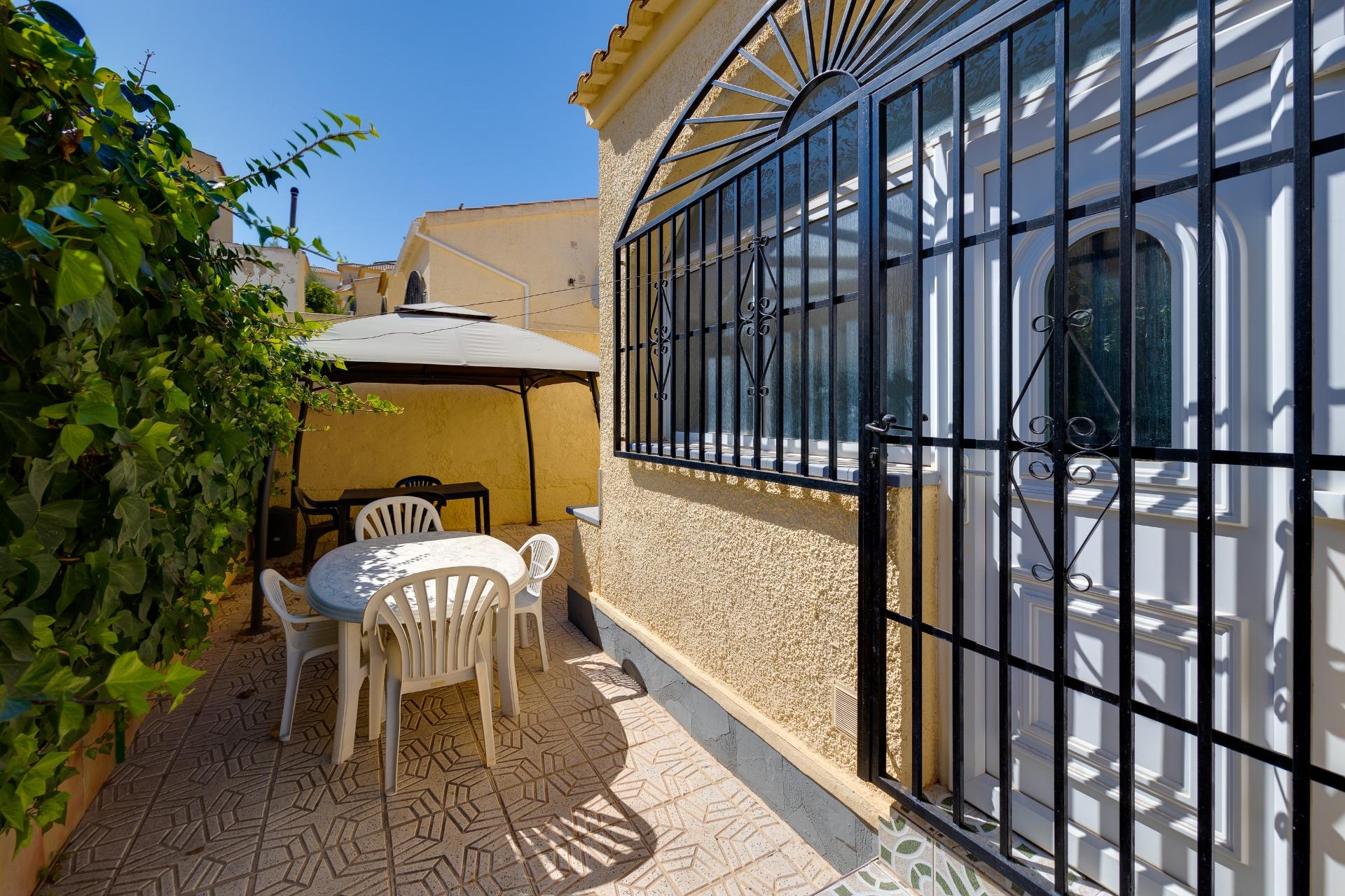 Living room in villa for sale in San Fulgencio