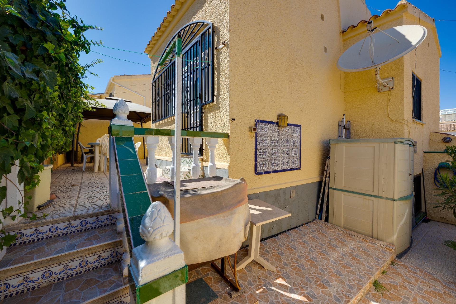 Master bedroom in villa for sale in San Fulgencio