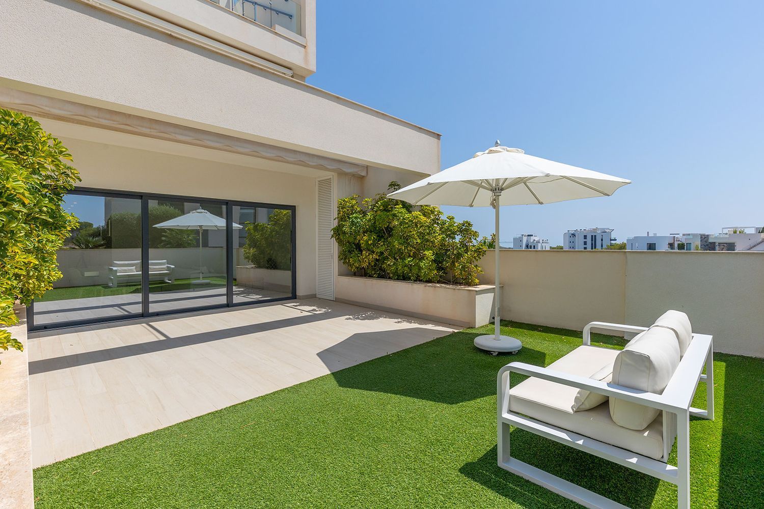 Nestled within the exclusive Las Colinas Golf & Country Club – one of Spain’s most prestigious resid
