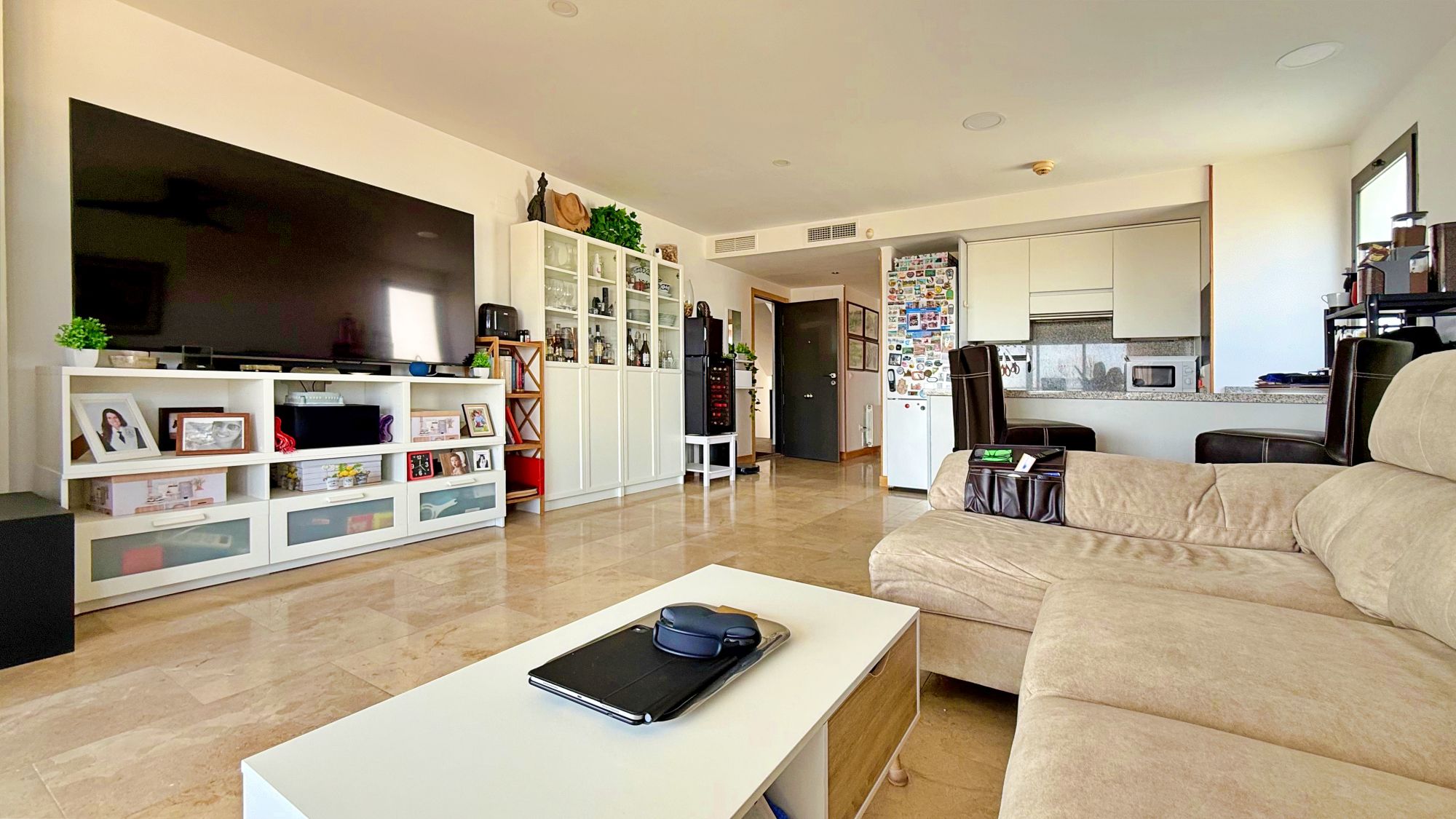 This spectacular penthouse in the exclusive area of Lomas de Campoamor offers a perfect combination