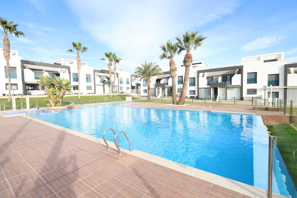 Bedroom in bungalow for sale in Orihuela Costa