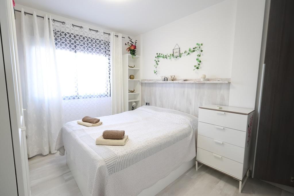 Bedroom in bungalow for sale in Orihuela Costa