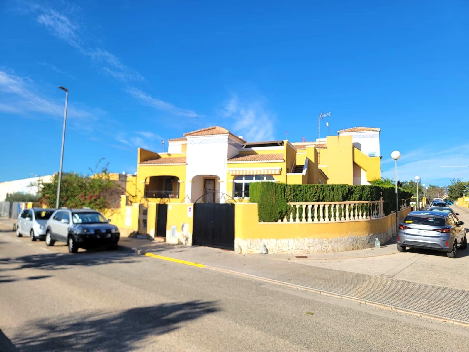 Master bedroom in terraced for sale in Los Montesinos