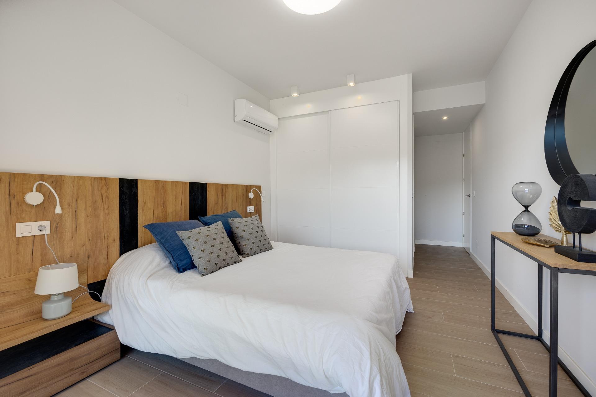 Bedroom in apartment for sale in Orihuela Costa