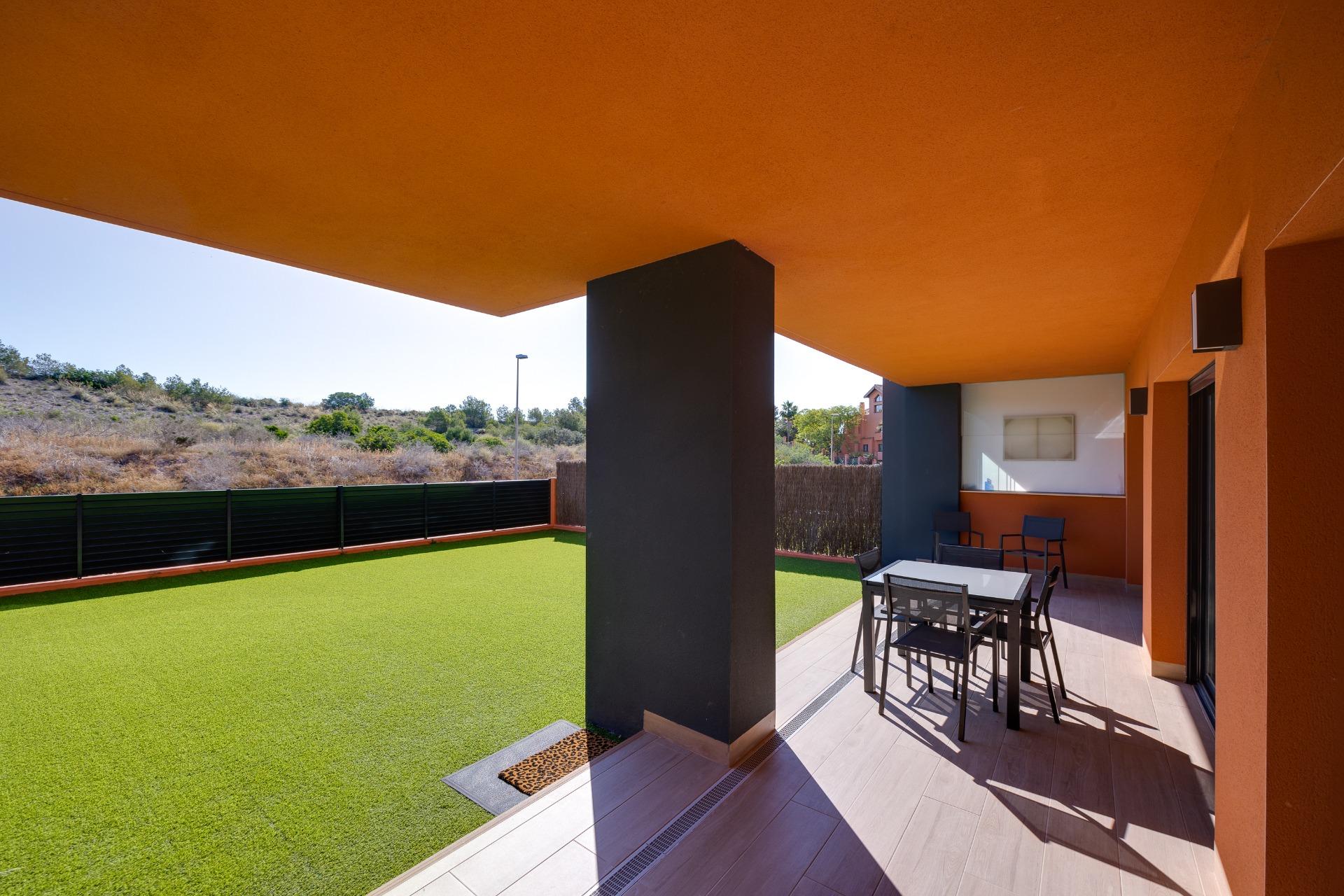 We present this magnificent ground-floor property, ideal both as a permanent residence and as an inv