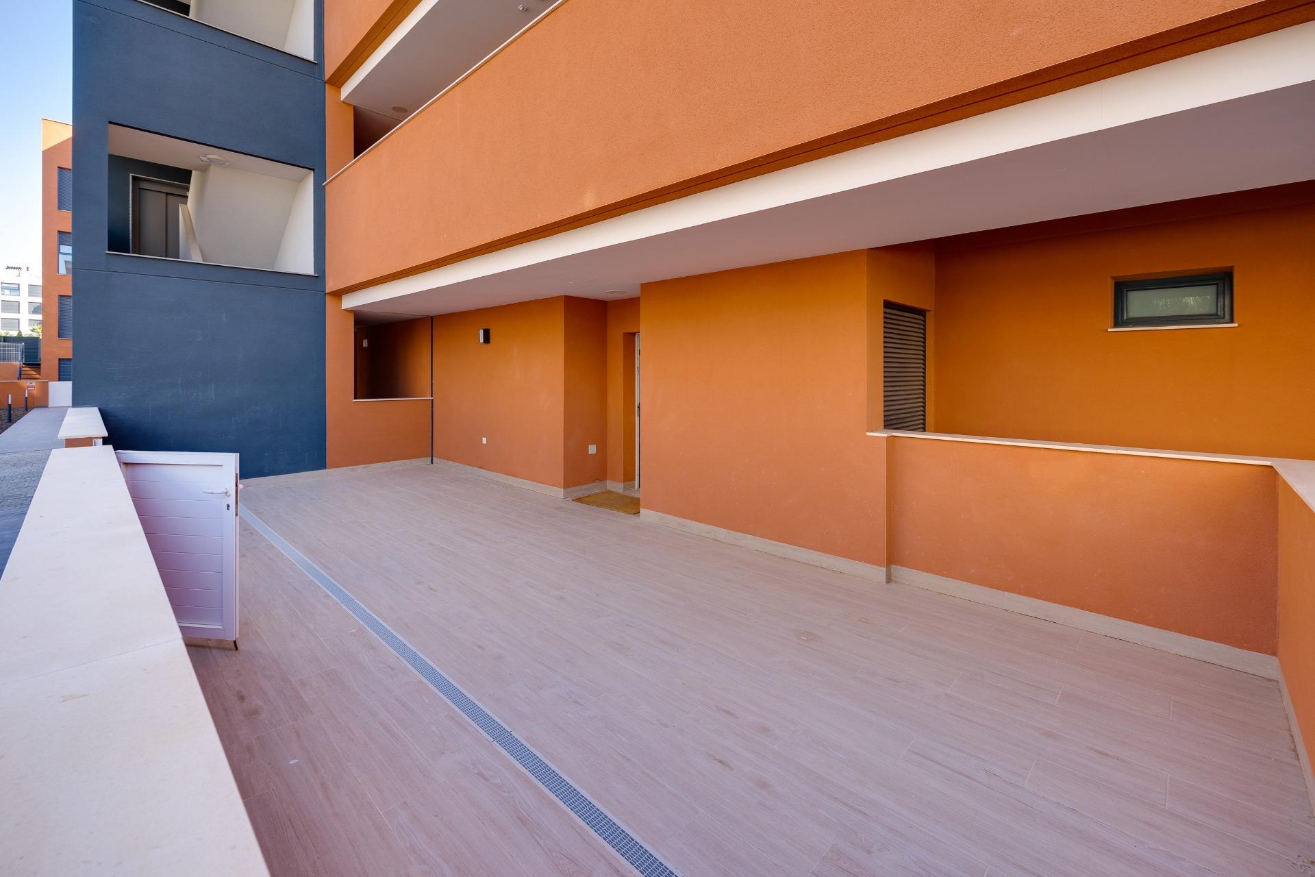 Garden in apartment for sale in Orihuela Costa