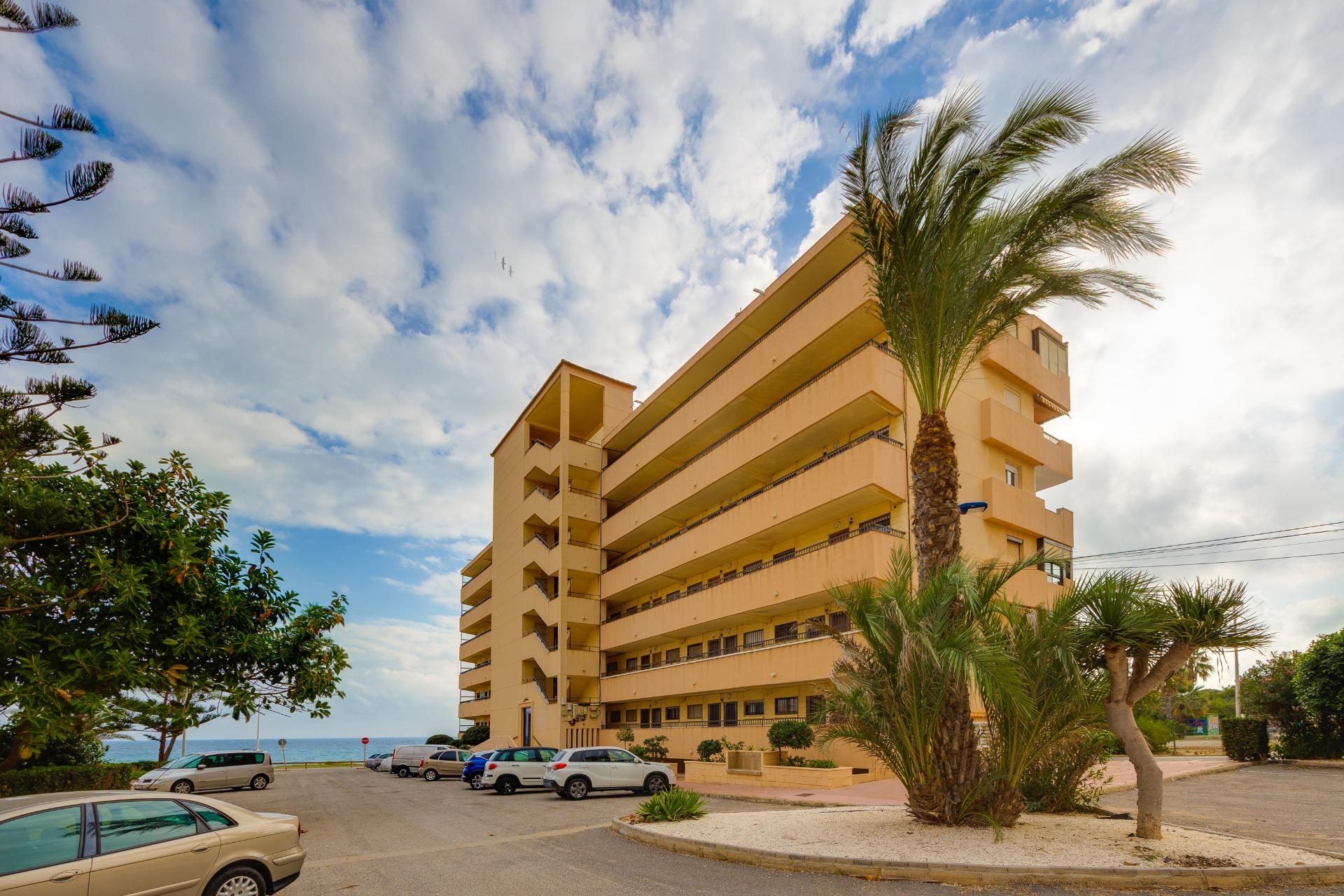 Kitchen in apartment for sale in Torrevieja